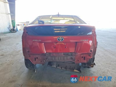 Zdjęcie 6 z 14 samochodu: 2017 TOYOTA PRIUS THREE TOURING VIN:JTDKARFU6H3528186 - miniatura