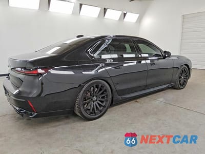 Trzecie zdjęcie samochodu z tyłu: 2023 BMW 760 XI VIN:WBA33EJ01PCN17880 - miniatura