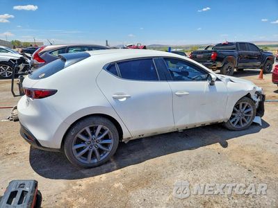 Trzecie zdjęcie samochodu z tyłu: 2019 MAZDA 3 VIN:JM1BPBJM2K1125189 - miniatura