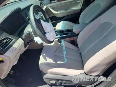 Zdjęcie 7 z 12 samochodu: 2017 HYUNDAI SONATA SPORT VIN:5NPE34AF4HH522457 - miniatura