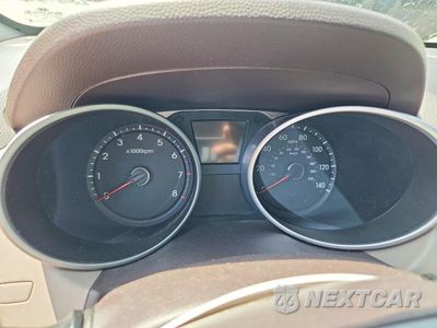 Zdjęcie 9 z 14 samochodu: 2014 HYUNDAI TUCSON SE VIN:KM8JUCAG9EU916323 - miniatura