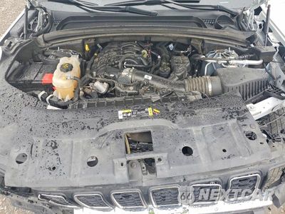 Zdjęcie 12 z 13 samochodu: 2025 JEEP GRAND CHEROKEE LAREDO VIN:1C4RJGAG0SC266077 - miniatura