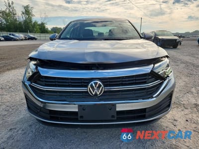 Piąte zdjęcie samochodu w środku: 2023 VOLKSWAGEN JETTA SE VIN:3VW7M7BU6PM026859 - miniatura