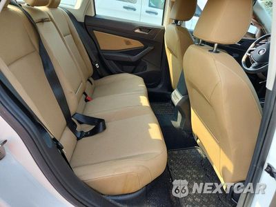 Zdjęcie 10 z 12 samochodu: 2019 VOLKSWAGEN JETTA SEL VIN:3VWE57BU3KM164579 - miniatura