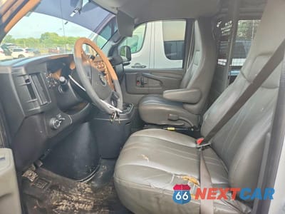 Zdjęcie 7 z 13 samochodu: 2014 CHEVROLET EXPRESS G1500 VIN:1GCSHAF40E1124725 - miniatura