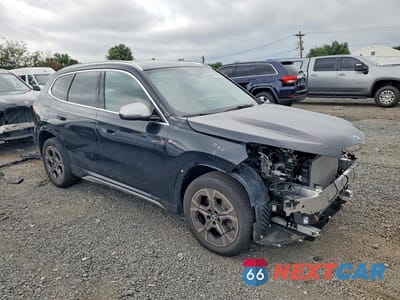 Czwarte zdjęcie samochodu z boku: 2023 BMW X1 XDRIVE28I VIN:WBX73EF04P5W07853 - miniatura