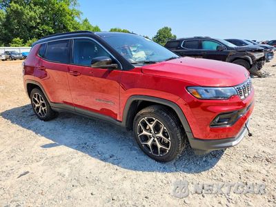 Czwarte zdjęcie samochodu z boku: 2025 JEEP COMPASS LIMITED VIN:3C4NJDCN2ST523267 - miniatura