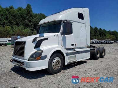 2005 VOLVO VN VNL 4V4NC9GH35N374503 - główne zdjęcie licytacji z USA - miniatura