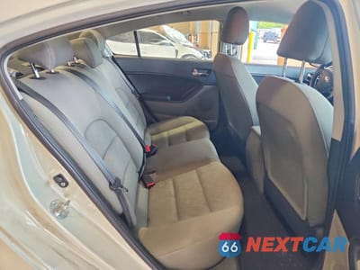 Zdjęcie 10 z 12 samochodu: 2014 KIA FORTE LX VIN:KNAFK4A65E5139238 - miniatura