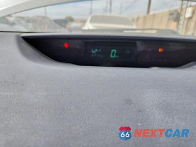 Zdjęcie 9 z 12 samochodu: 2004 TOYOTA PRIUS BASE VIN:JTDKB22U440109243 - miniatura