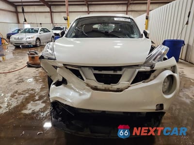 Piąte zdjęcie samochodu w środku: 2015 NISSAN JUKE S/SV/SL/NISMO VIN:JN8AF5MV6FT562924 - miniatura