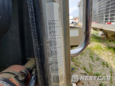 Zdjęcie 12 z 13 samochodu: 2004 PETERBILT 357 TANK TRUCK VIN:1NPALT0X24D828696 - miniatura