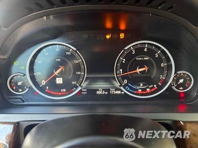 Zdjęcie 9 z 15 samochodu: 2015 BMW 750 XI VIN:WBAYB6C5XFD965910 - miniatura