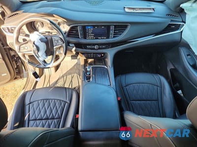 Zdjęcie 8 z 13 samochodu: 2024 BUICK ENCLAVE AVENIR VIN:5GAEVCKWXRJ104336 - miniatura
