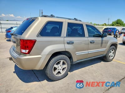 Trzecie zdjęcie samochodu z tyłu: 2005 JEEP GRAND CHEROKEE LAREDO VIN:1J4HR48N95C697703 - miniatura
