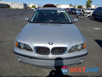 Piąte zdjęcie samochodu w środku: 2002 BMW 325 I VIN:WBAEV33492KL68351 - miniatura