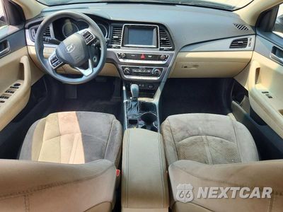 Zdjęcie 8 z 12 samochodu: 2018 HYUNDAI SONATA SE VIN:5NPE24AF7JH626384 - miniatura