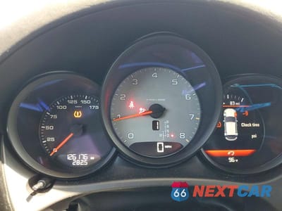 Zdjęcie 9 z 12 samochodu: 2015 PORSCHE MACAN S VIN:WP1AB2A54FLB43530 - miniatura