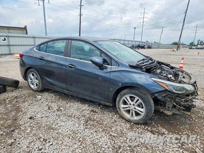 Czwarte zdjęcie samochodu z boku: 2017 CHEVROLET CRUZE LT VIN:1G1BE5SM2H7133927 - miniatura