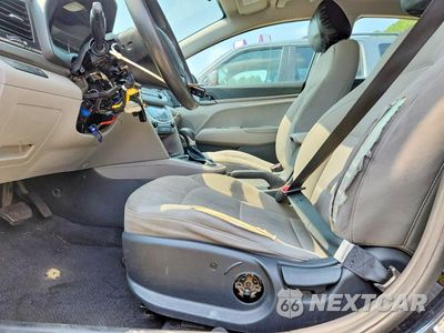 Zdjęcie 7 z 13 samochodu: 2018 HYUNDAI ELANTRA SE VIN:5NPD74LF8JH346449 - miniatura