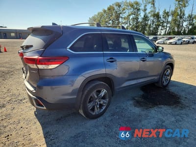 Trzecie zdjęcie samochodu z tyłu: 2017 TOYOTA HIGHLANDER HYBRID LIMITED PLATINUM VIN:5TDDGRFH8HS032623 - miniatura