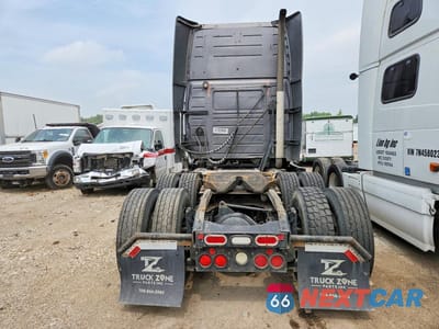 Zdjęcie 6 z 14 samochodu: 2016 VOLVO VNL SEMI TRUCK VIN:4V4NC9EH9GN948365 - miniatura