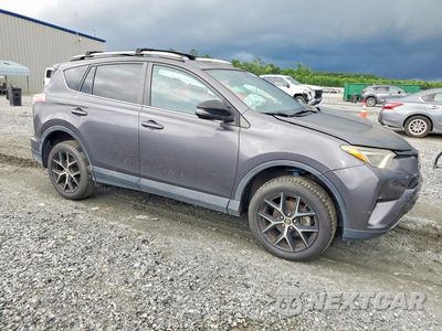 Czwarte zdjęcie samochodu z boku: 2017 TOYOTA RAV4 SE VIN:2T3NFREV6HW363388 - miniatura