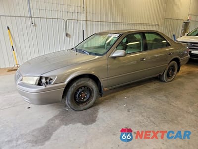 1998 TOYOTA CAMRY XLE 4T1BG28K8WU346817 - główne zdjęcie licytacji z USA - miniatura