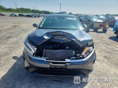 Piąte zdjęcie samochodu w środku: 2023 KIA FORTE LXS VIN:3KPF24AD7PE692062 - miniatura