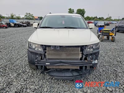 Piąte zdjęcie samochodu w środku: 2018 DODGE JOURNEY CROSSROAD VIN:3C4PDDGG0JT374867 - miniatura