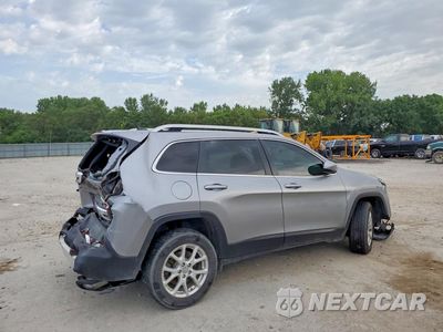 Trzecie zdjęcie samochodu z tyłu: 2017 JEEP CHEROKEE LATITUDE VIN:1C4PJMCS6HD238052 - miniatura