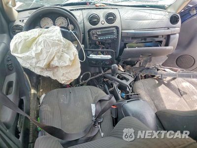 Zdjęcie 8 z 12 samochodu: 2004 JEEP LIBERTY VIN:1J4GL48K44W330790 - miniatura