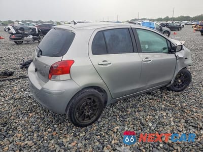 Trzecie zdjęcie samochodu z tyłu: 2010 TOYOTA YARIS BASE VIN:JTDKT4K35A5321776 - miniatura