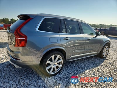 Trzecie zdjęcie samochodu z tyłu: 2016 VOLVO XC90 T6 VIN:YV4A22PL8G1000646 - miniatura