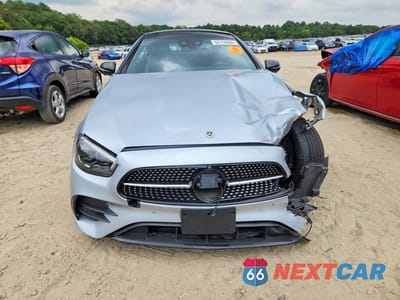 Piąte zdjęcie samochodu w środku: 2021 MERCEDES-BENZ E 450 4MATIC VIN:W1K1J5KB9MF151750 - miniatura
