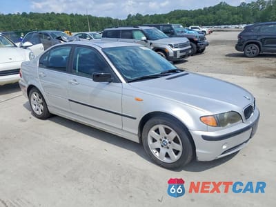 Czwarte zdjęcie samochodu z boku: 2005 BMW 325 I VIN:WBAEV33425KW16816 - miniatura