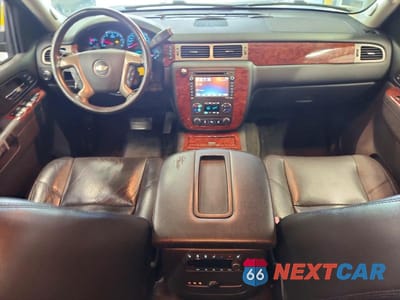 Zdjęcie 8 z 13 samochodu: 2014 CHEVROLET SUBURBAN C1500 LTZ VIN:1GNSCKE01ER106780 - miniatura