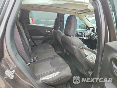 Zdjęcie 11 z 13 samochodu: 2016 JEEP CHEROKEE LATITUDE VIN:1C4PJMCB3GW148392 - miniatura
