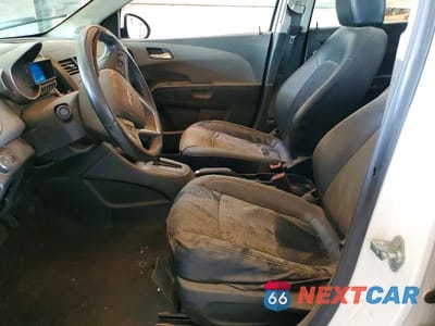 Zdjęcie 7 z 12 samochodu: 2012 CHEVROLET SONIC LTZ VIN:1G1JE6SH8C4202523 - miniatura
