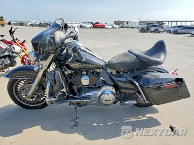 Trzecie zdjęcie samochodu z tyłu: 2012 HARLEY-DAVIDSON FLHTCU ULTRA CLASSIC ELECTRA GLIDE VIN:1HD1FCM18CB647812 - miniatura