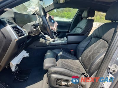 Zdjęcie 7 z 12 samochodu: 2025 BMW X6 XDRIVE40I VIN:5UX33EX00S9W23381 - miniatura