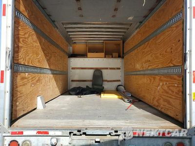 Zdjęcie 10 z 13 samochodu: 2006 FORD E450 BOX TRUCK VIN:1FDXE45SX6HA86621 - miniatura