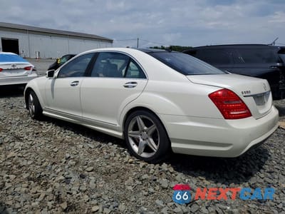 Drugie zdjęcie samochodu z przodu: 2010 MERCEDES-BENZ S 550 VIN:WDDNG7BB7AA356813 - miniatura