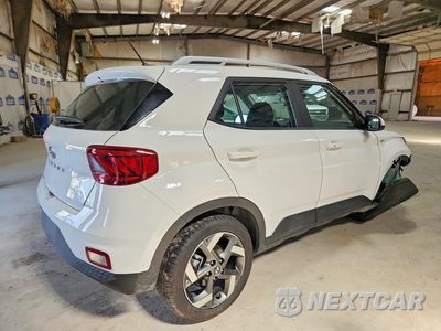 Trzecie zdjęcie samochodu z tyłu: 2026 HYUNDAI VENUE SEL VIN:KMHRC8A33TU457402 - miniatura