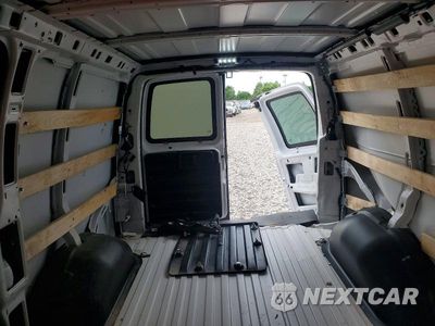 Zdjęcie 10 z 13 samochodu: 2023 GMC SAVANA G2500 VIN:1GTW7AFP2P1201855 - miniatura