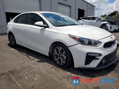 Czwarte zdjęcie samochodu z boku: 2019 KIA FORTE LXS VIN:3KPF24AD9KE128499 - miniatura