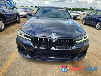 Piąte zdjęcie samochodu w środku: 2023 BMW M550XI VIN:WBA13BK0XPCL25460 - miniatura