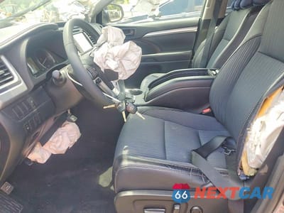 Zdjęcie 7 z 13 samochodu: 2016 TOYOTA HIGHLANDER LE PLUS VIN:5TDBKRFH7GS314336 - miniatura