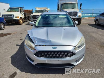 Piąte zdjęcie samochodu w środku: 2017 FORD FOCUS SE VIN:1FADP3F20HL342149 - miniatura