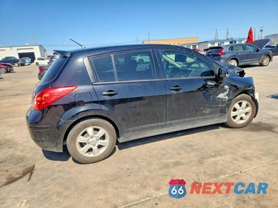 Trzecie zdjęcie samochodu z tyłu: 2012 NISSAN VERSA 1.8 S VIN:3N1BC1CP8CK807302 - miniatura